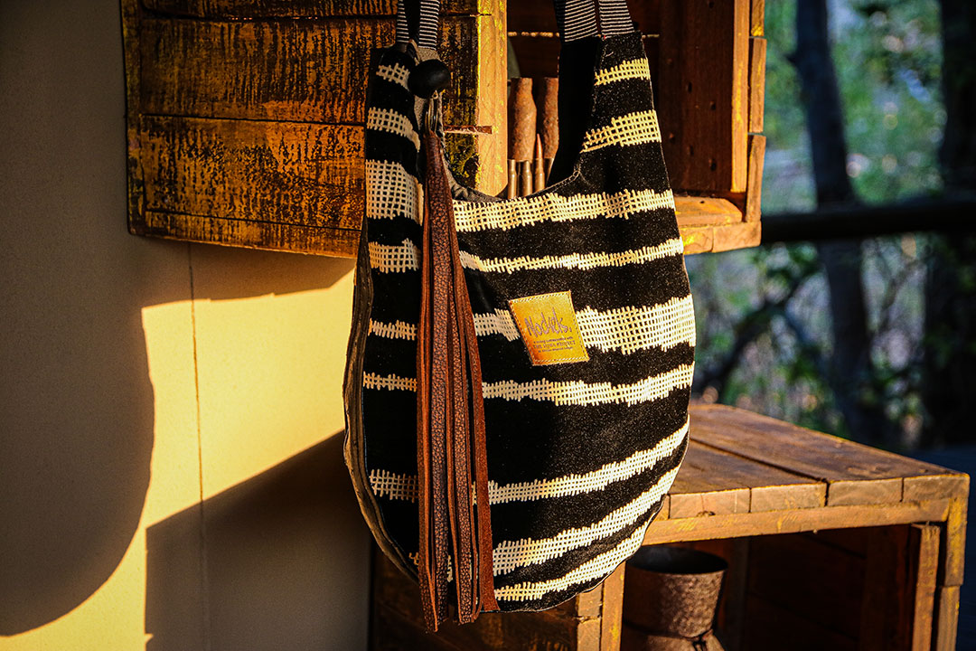 African Monarch Lodges Sijwa Nockels Bag